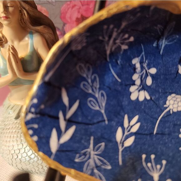 DECOUPAGE PATTERN CLAM SHELL  - Picture 3 of 10